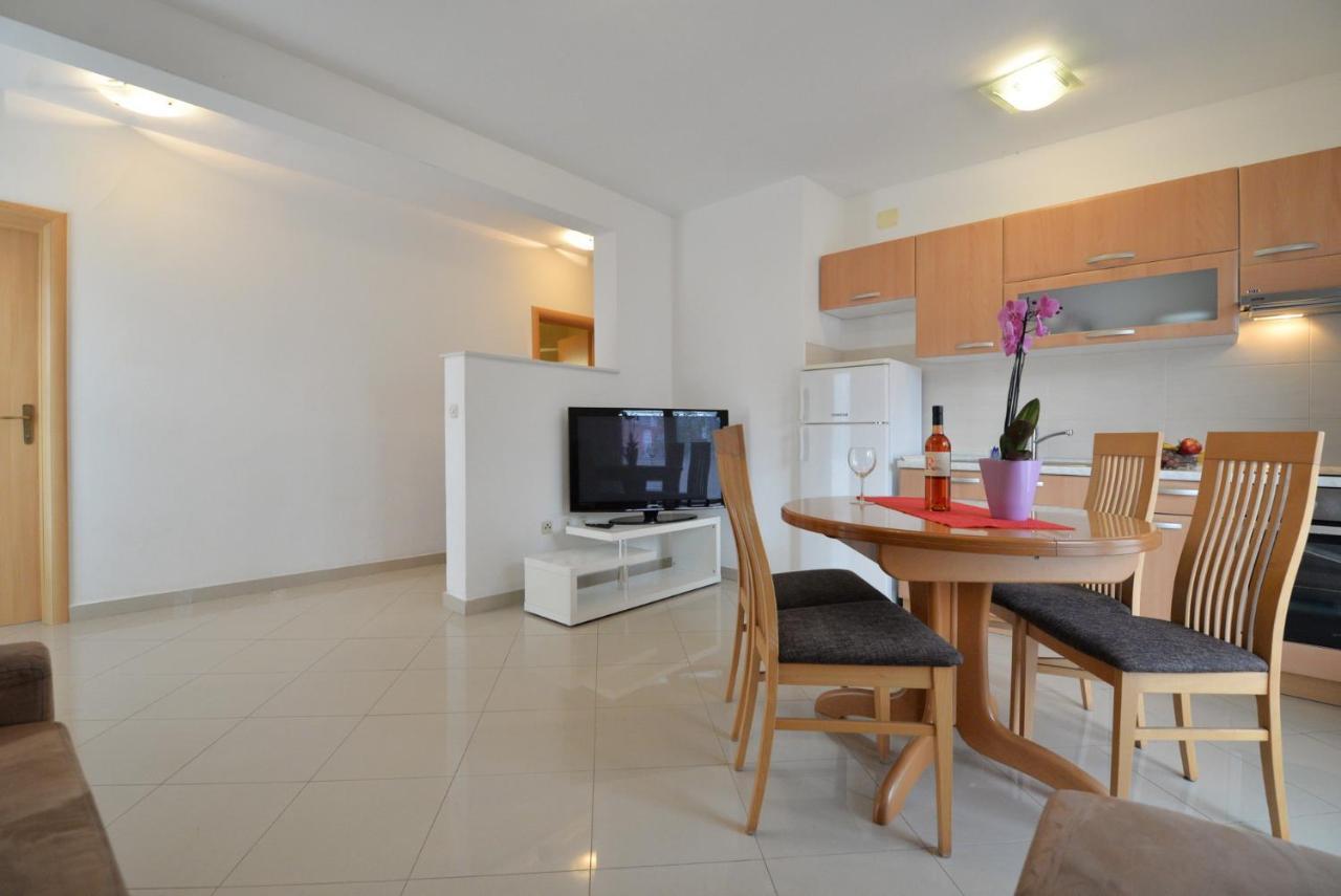 Apartmani Vedrana, Murter Exterior photo