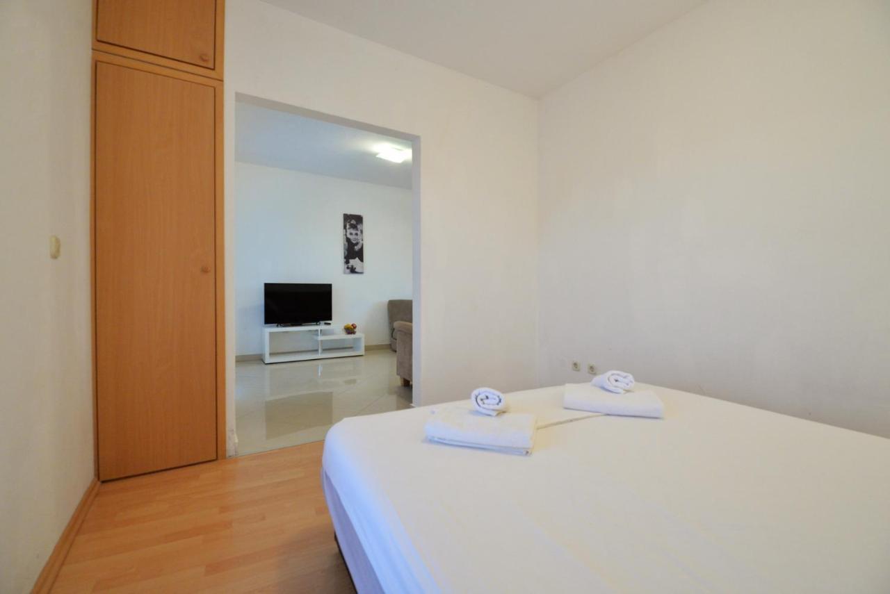 Apartmani Vedrana, Murter Exterior photo