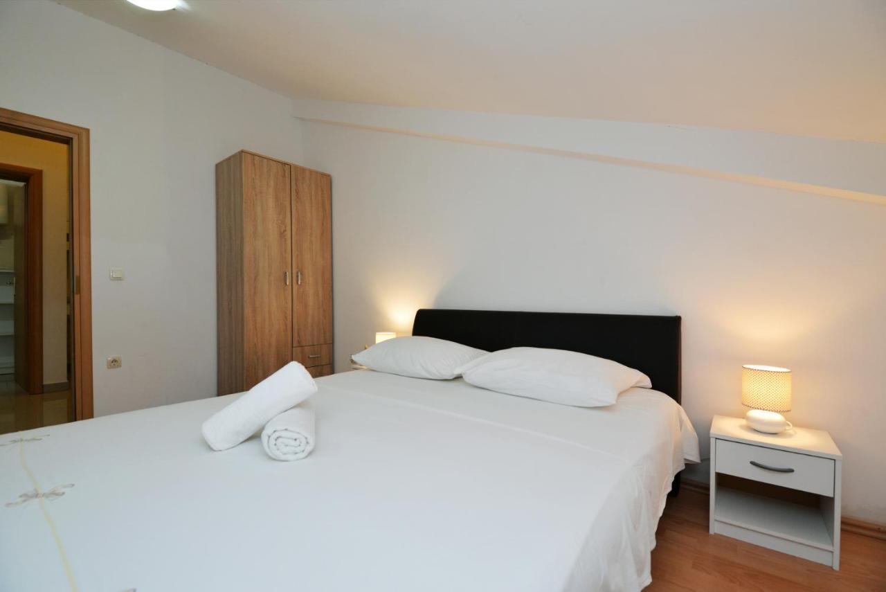 Apartmani Vedrana, Murter Exterior photo