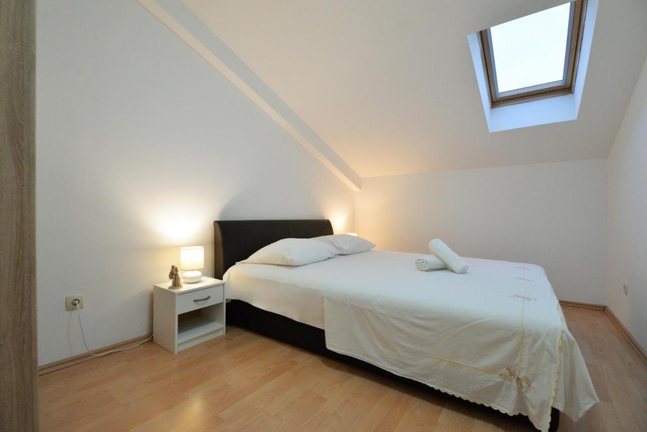 Apartmani Vedrana, Murter Exterior photo