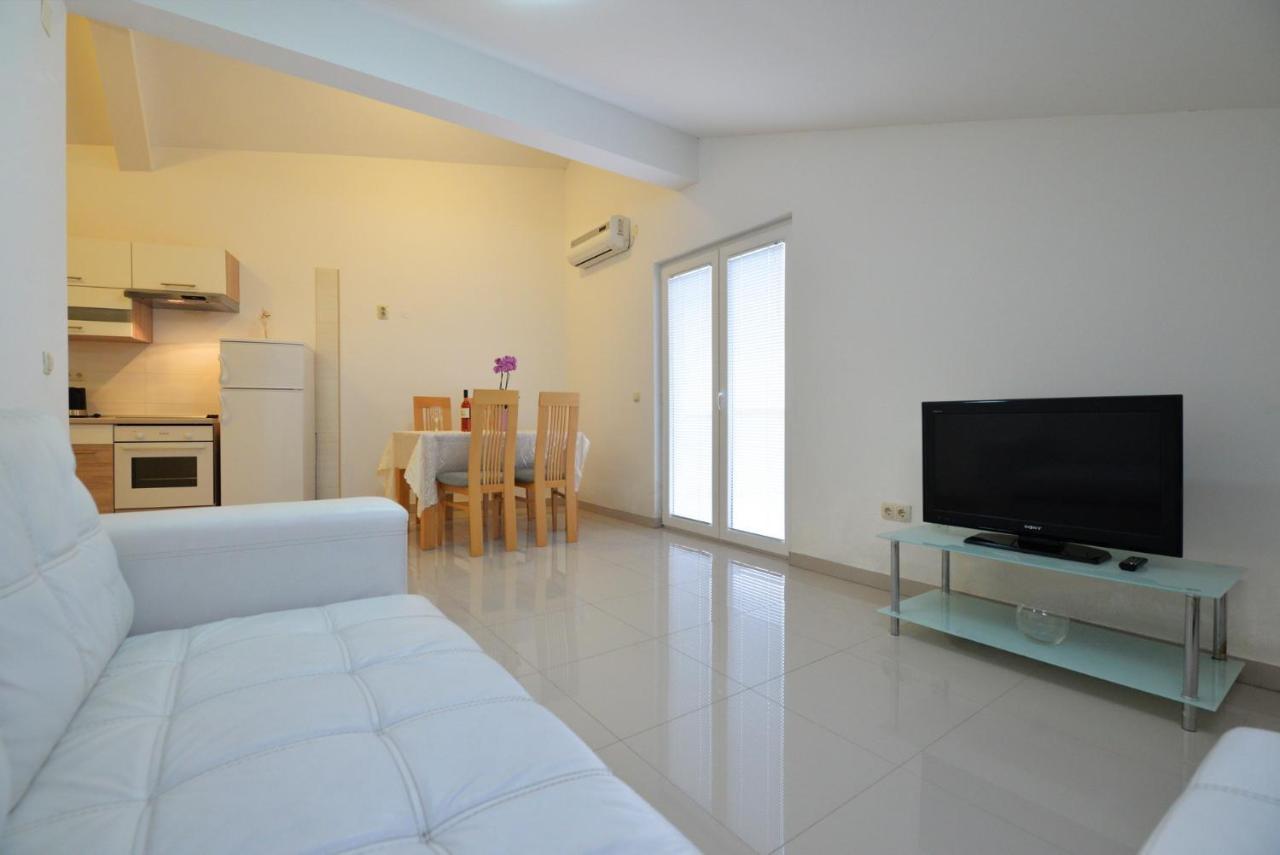 Apartmani Vedrana, Murter Exterior photo