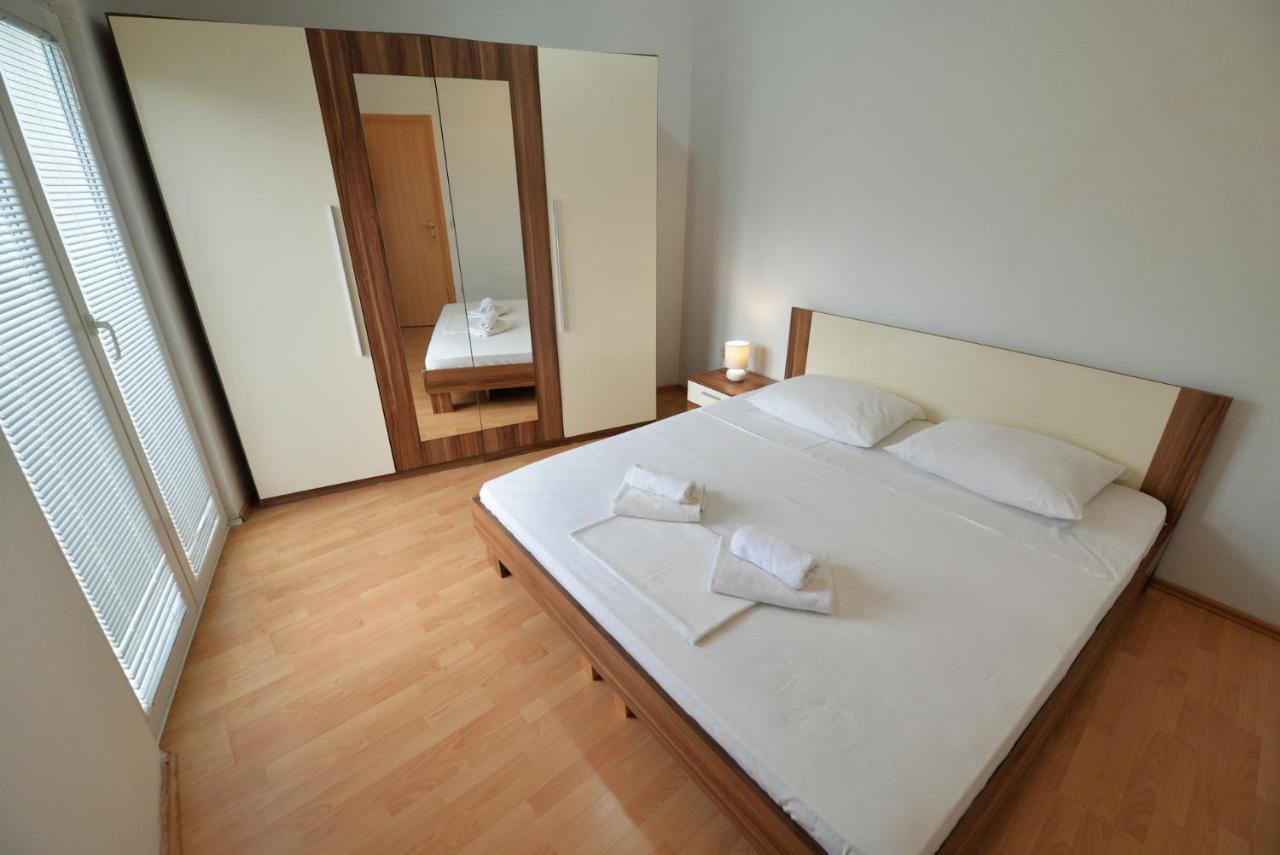 Apartmani Vedrana, Murter Exterior photo