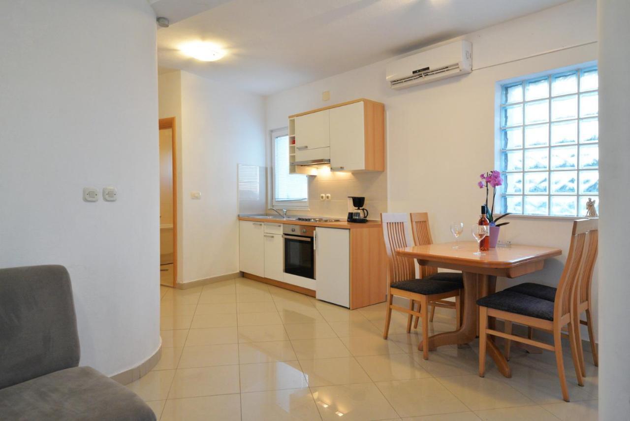 Apartmani Vedrana, Murter Exterior photo