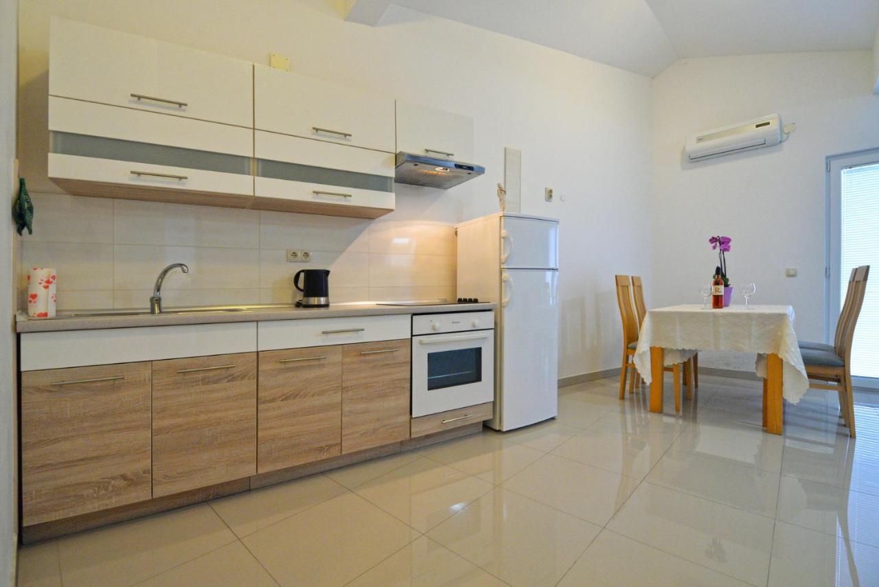 Apartmani Vedrana, Murter Exterior photo