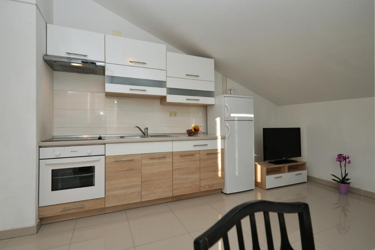 Apartmani Vedrana, Murter Exterior photo